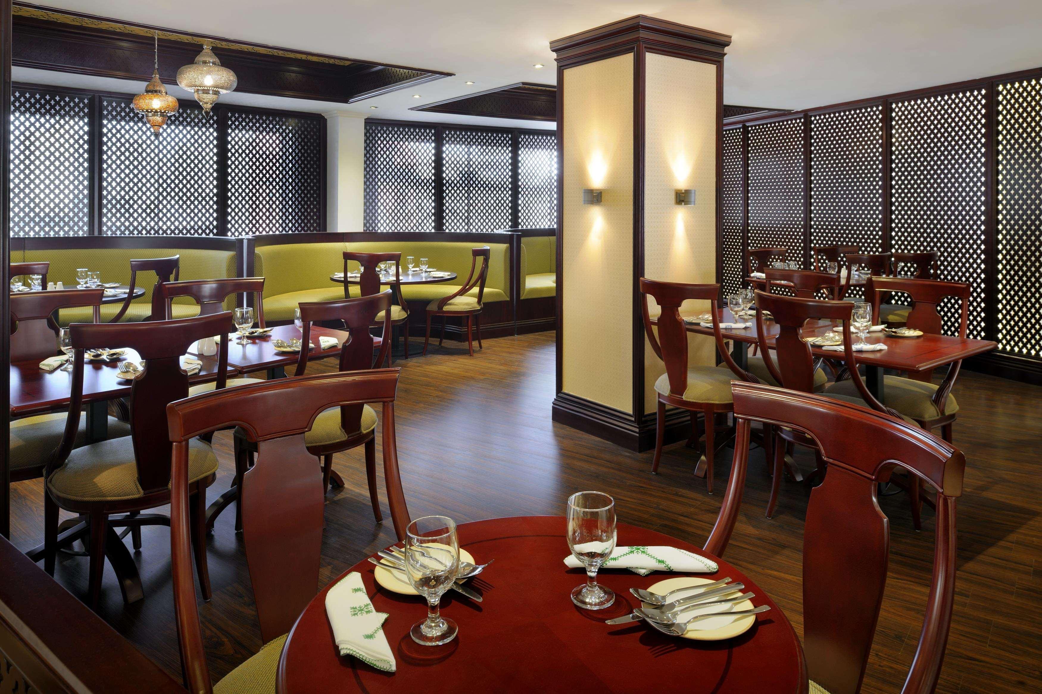 Al Safir Hotel Manama Restaurant billede