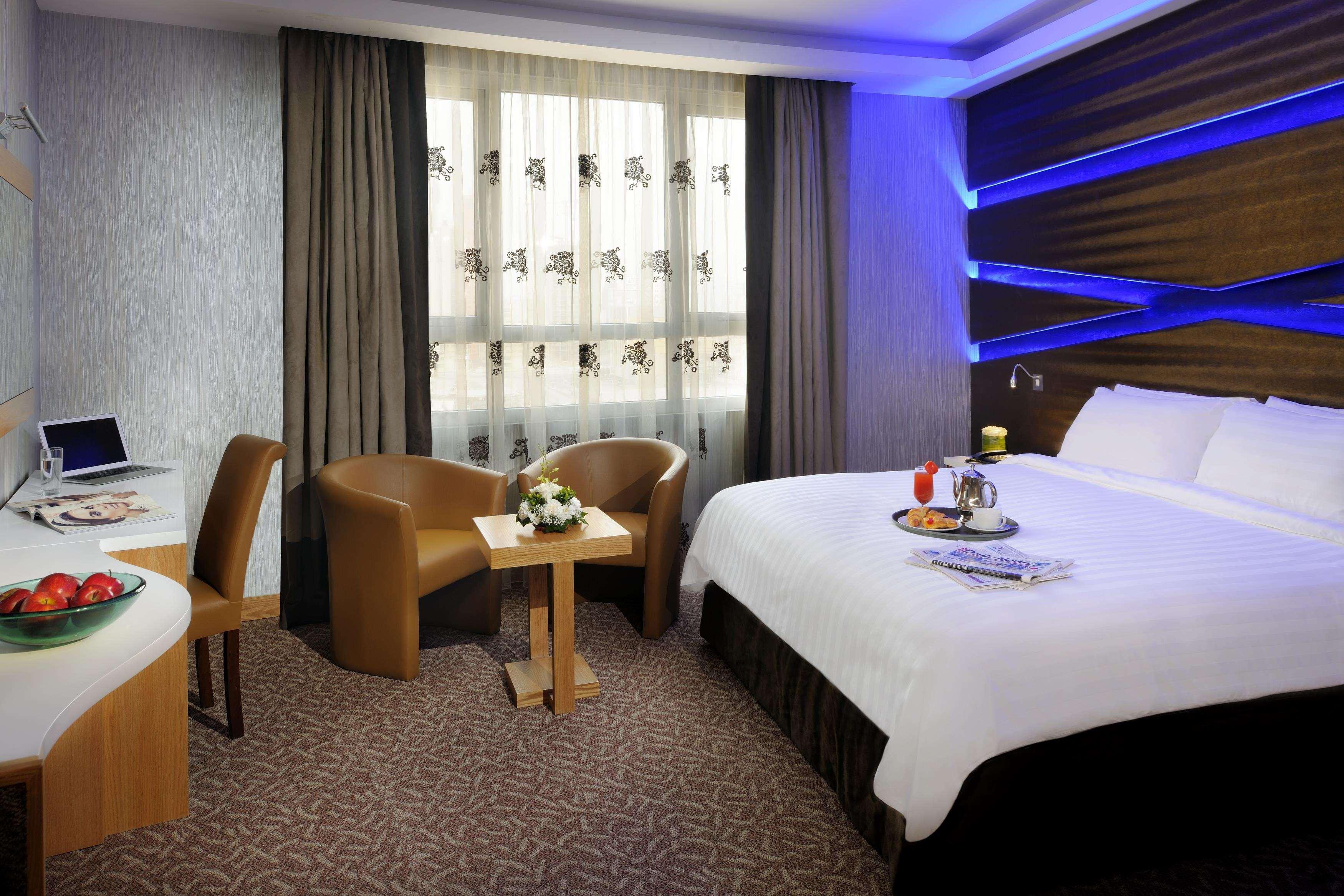 Al Safir Hotel Manama Eksteriør billede